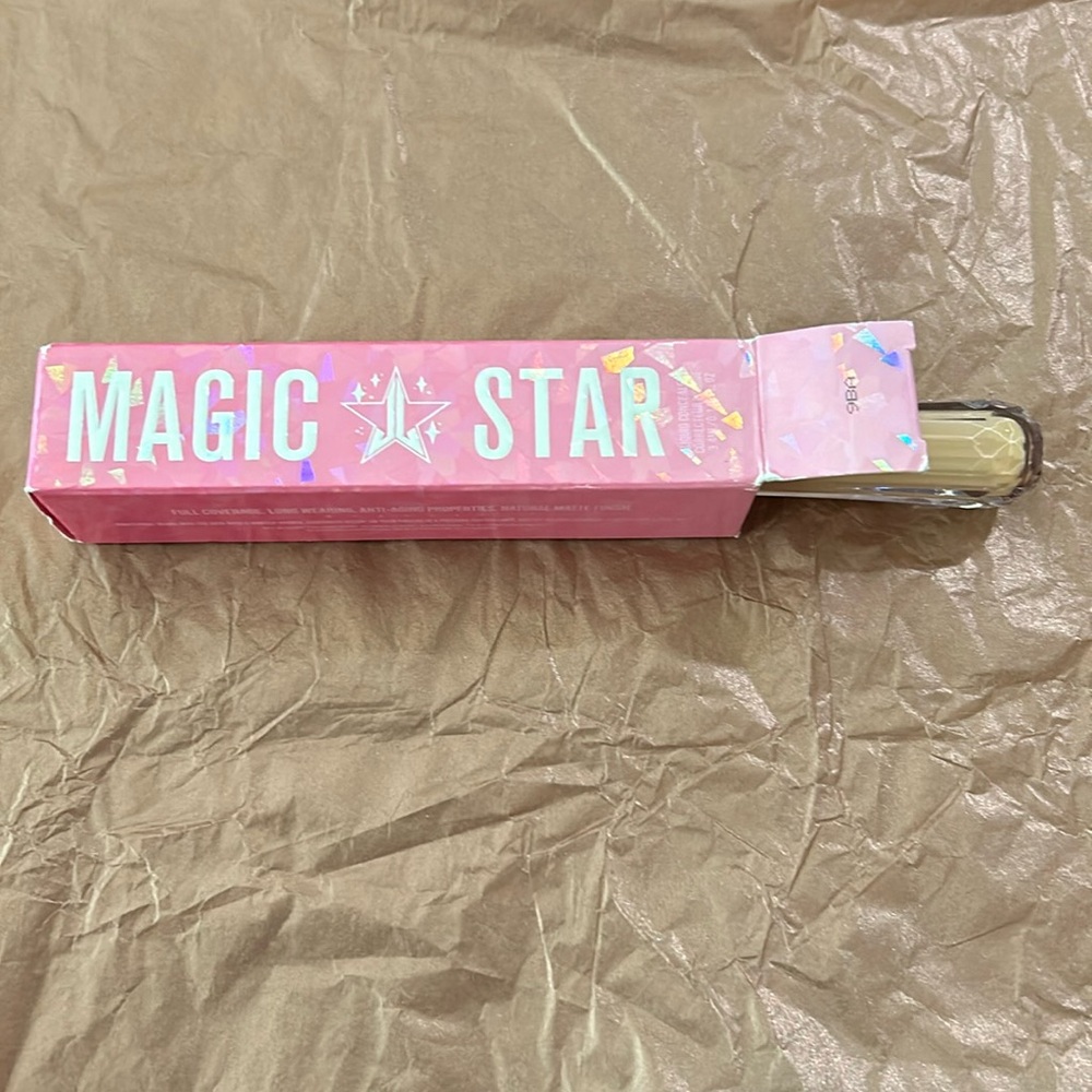 New Jeffree Star Magic Star Concealer, Box Wear.
Color: C15.25